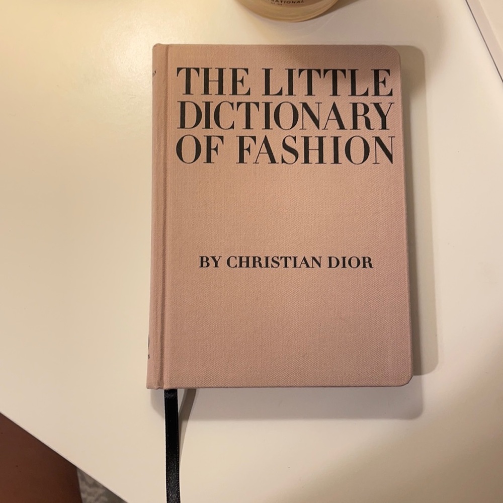 COPY - Christian Dior book